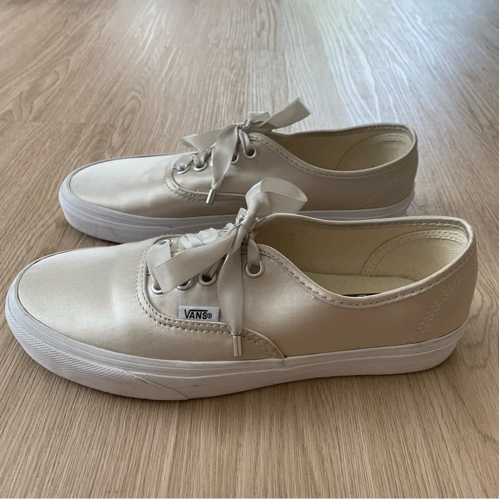 Vans Classic Lace-Up Sneakers in Beige and White
